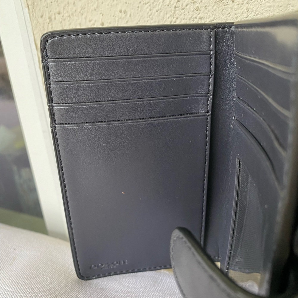 Coach Logo Wallet New - Picture 8 of 8